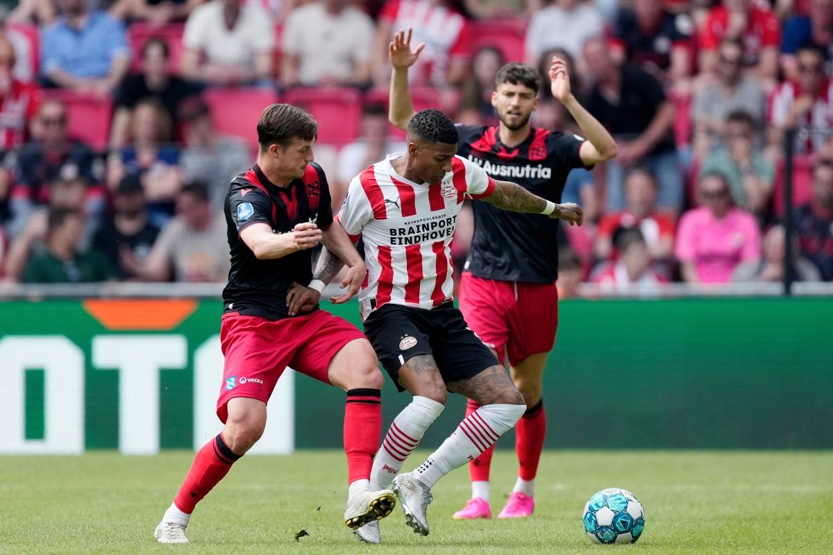 认为他在技 认为他在技